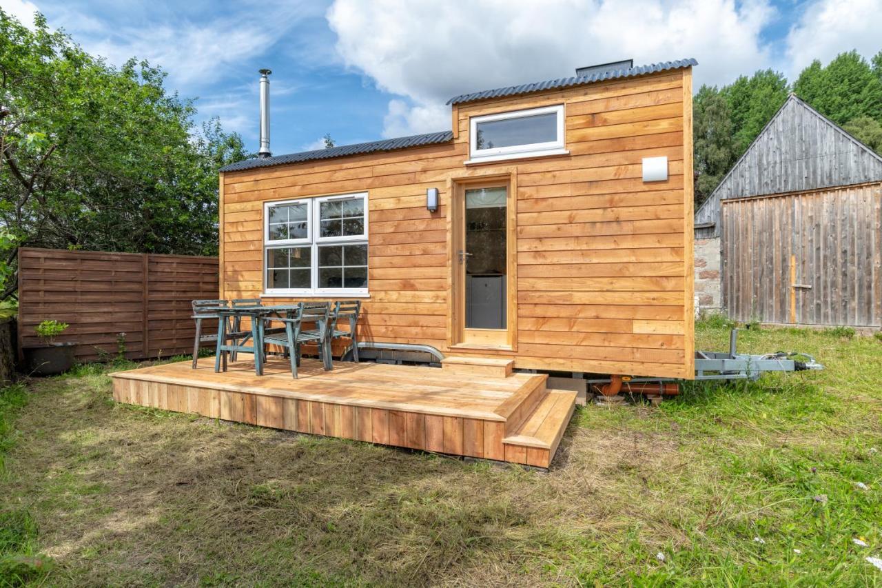 Enchanting Tiny House With Wood Burner And Hot Tub In Cairngorms Ballater Exterior foto
