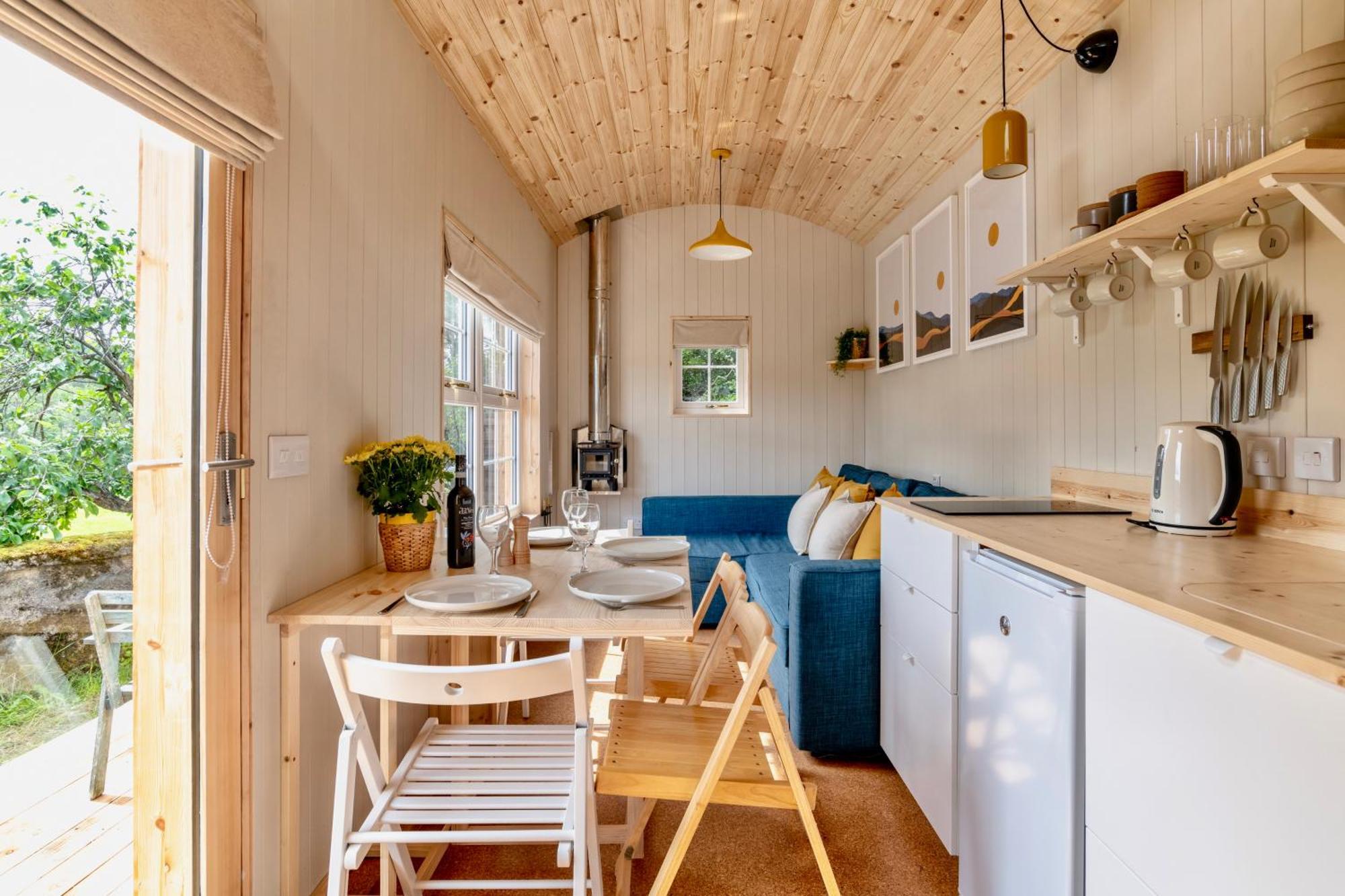 Enchanting Tiny House With Wood Burner And Hot Tub In Cairngorms Ballater Exterior foto